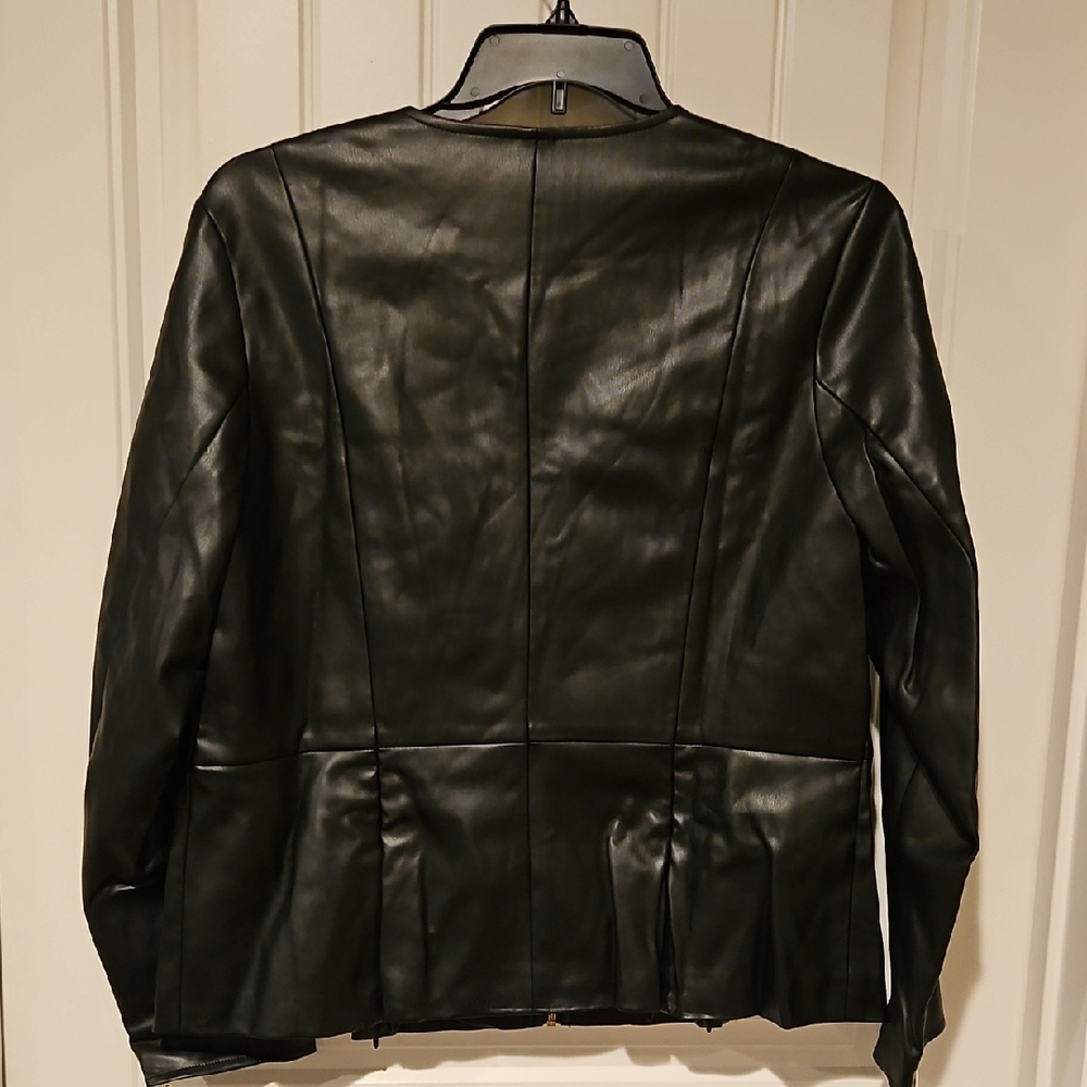 Bold Elements Elegant Black Outerwear - image 4